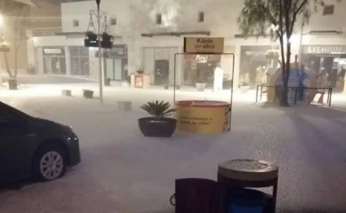 Intensa granizada, ahora en San Miguel de Allende, daña autos y viviendas