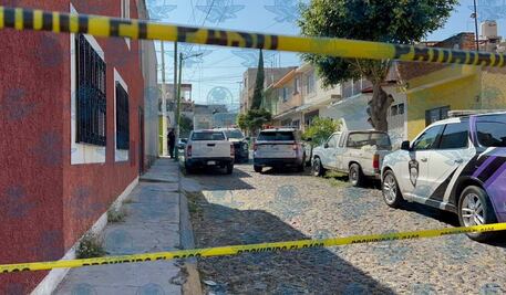 Reportan detonaciones en vivienda de Lázaro Cárdenas; hay una mujer sin vida