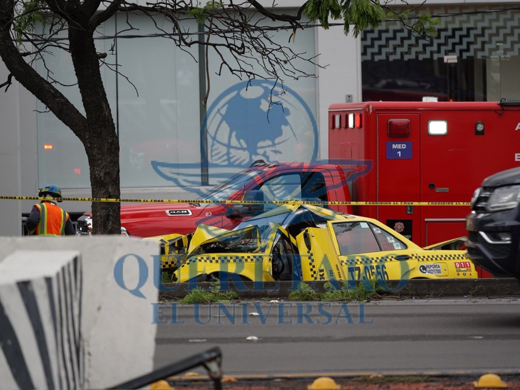 Muere pasajero de taxi en fatal accidente sobre Bernardo Quintana en Querétaro