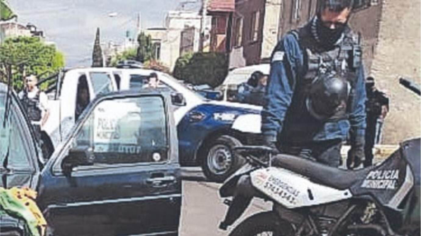 Ejecutan a un hombre frente a la mirada de su hijo en el Edomex, estaba lavando su coche