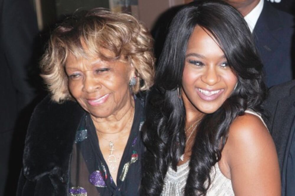 Bobbi ya despertó; tiene daño cerebral