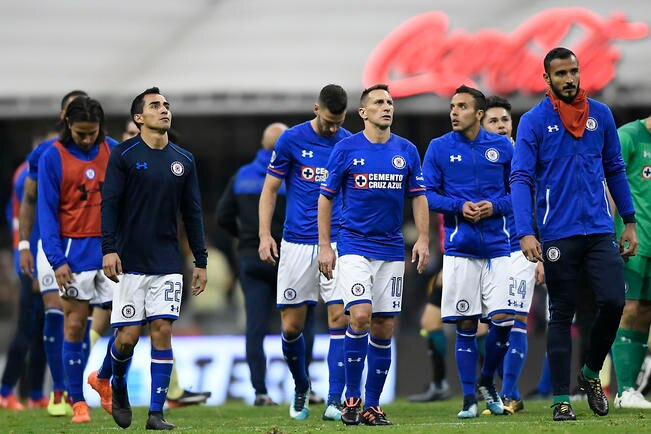 Caixinha, a borrar época de fracasos