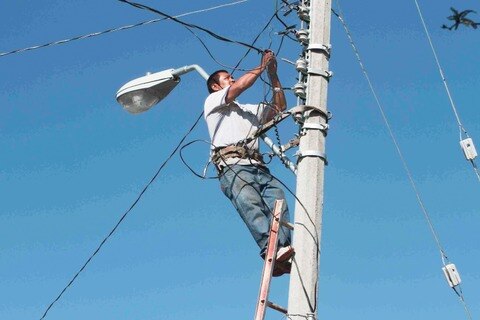 Inauguran obras eléctricas