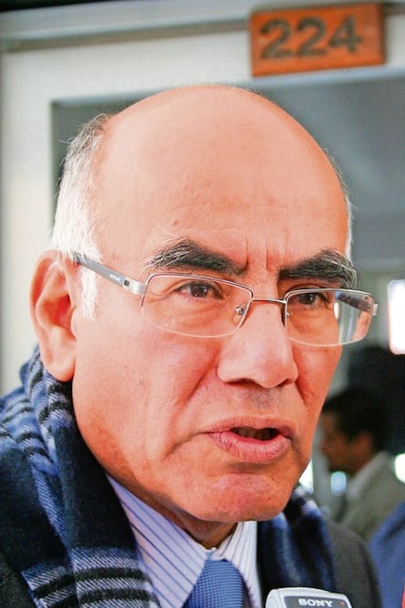 Descartan eliminar pago de licencia