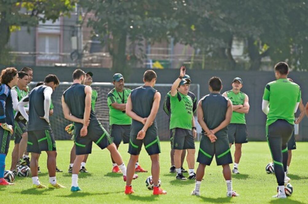 Vamos con la idea de hacerles daño: Miguel Herrera