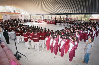 Alcalde entrega aula didáctica en beneficio de estudiantes