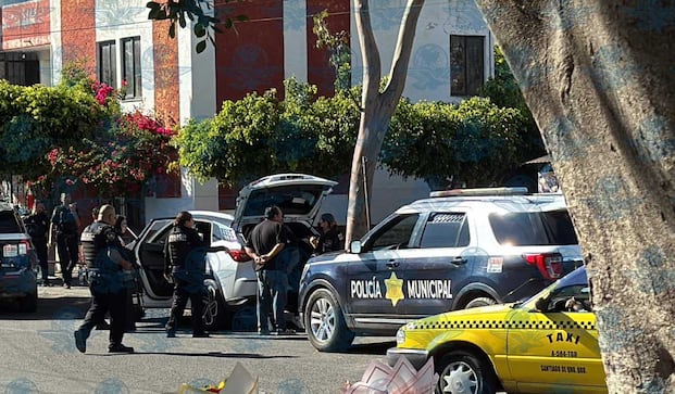 Detienen a mujer con vehículo robado en la colonia El Tintero