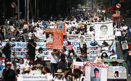Arriba al Monumento de la Revolución marcha de madres en busca de hijas e hijos desaparecidos