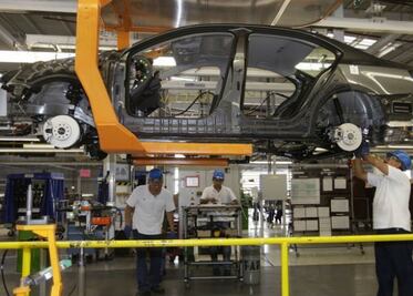 Crecerá sector automotriz 23%