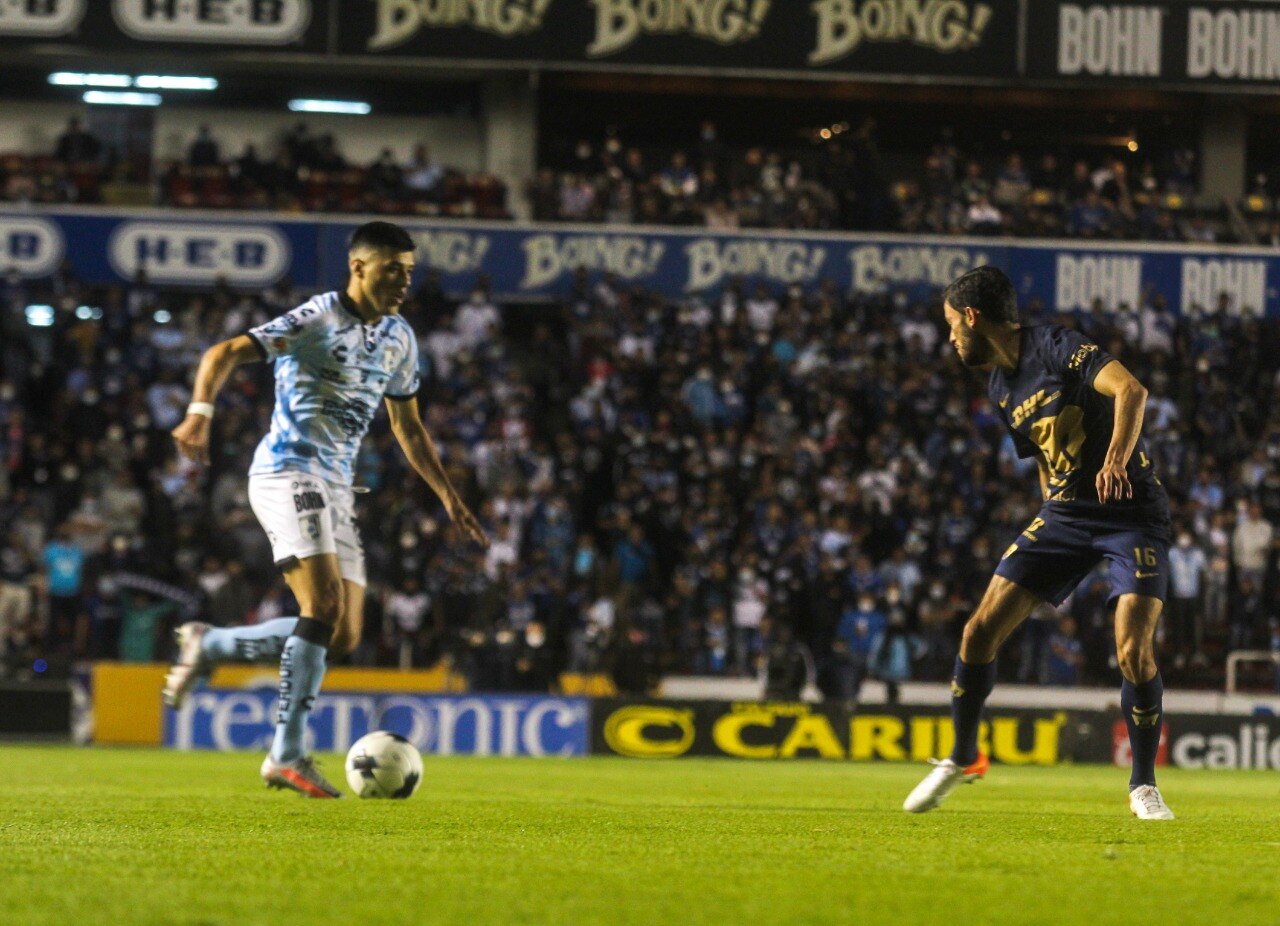 Pumas derrota a Gallos
