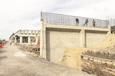 Revisarán avance de carreteras en Sierra