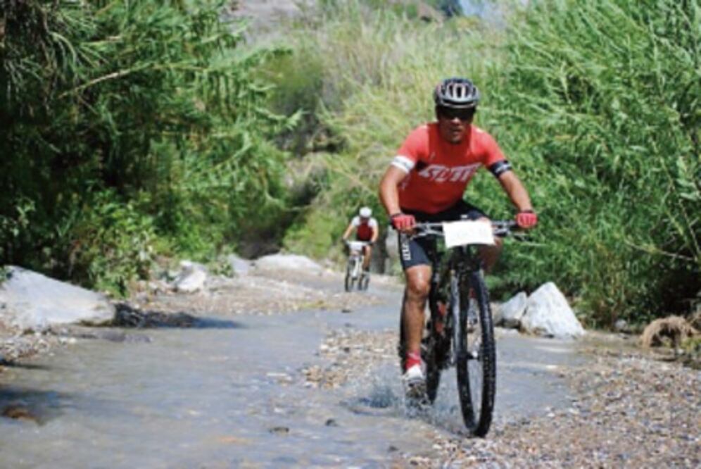 Ciclistas ante el desafío de El Organal