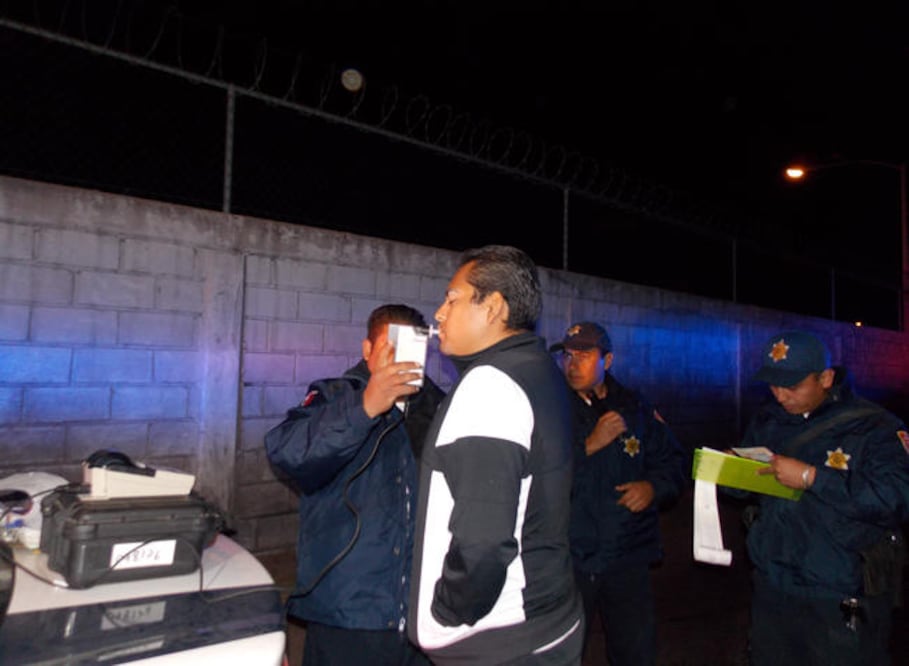 99 casos positivos fueron detectados por la policía estatal de Querétaro en pruebas de exceso en el consumo del alcohol. (ARCHIVO EL UNIVERSAL)