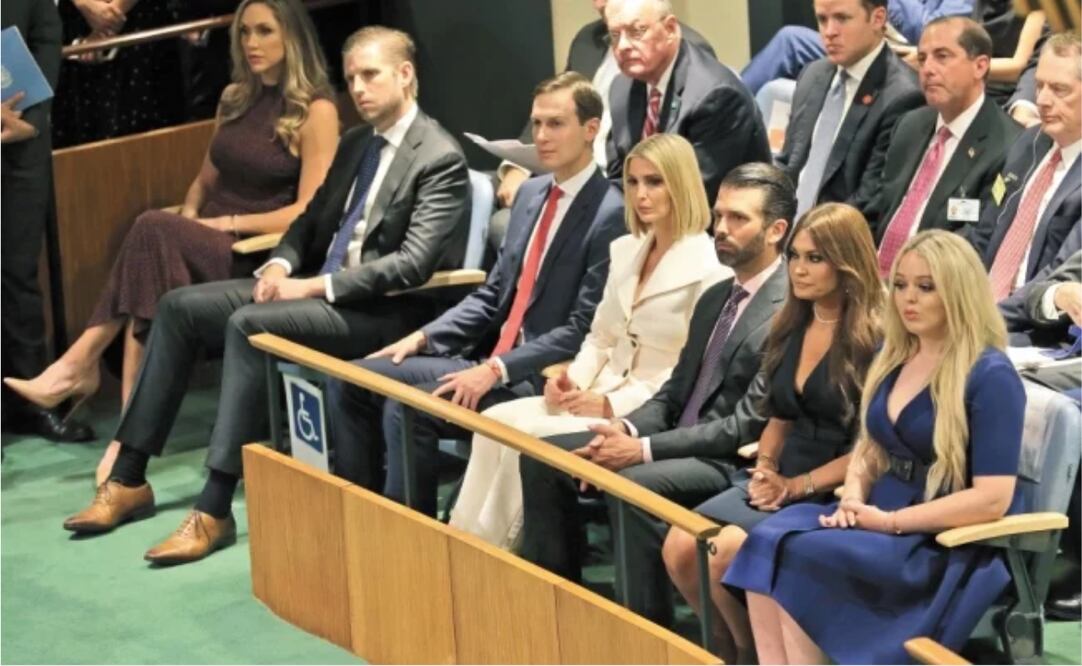 Los hijos de Trump, con sus parejas, escucharon el discurso de él; se sentaron en la zona de discapacitados. Foto: SETH WENIG. AP