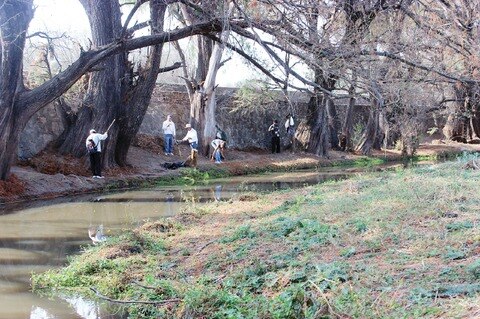 Realizan limpieza en río