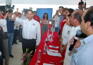 Rinde protesta Tonatiuh Salinas 