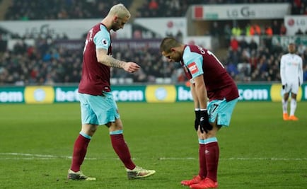 Chicharito y West Ham caen por goleada ante el Swansea City