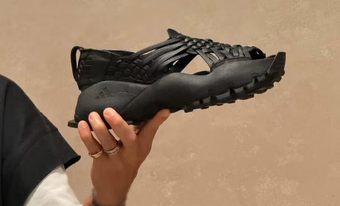 Acusan a Adidas y diseñador por plagio por sus huaraches “Oaxaca Slip On” (05/08/2025). Foto: Especial