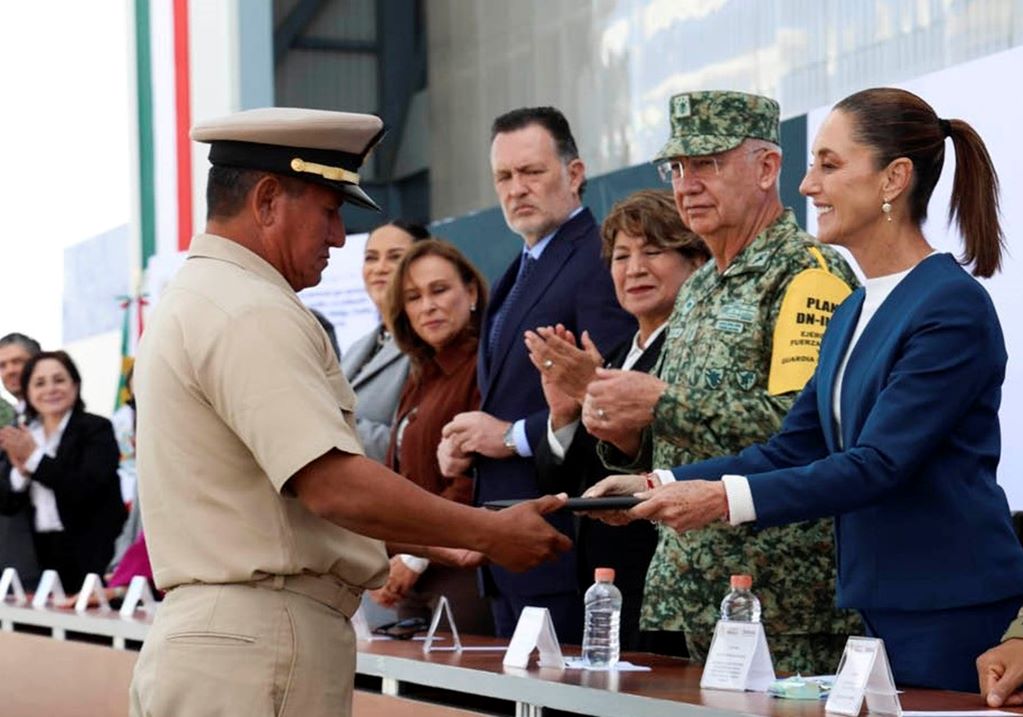 Honran a personal que ayudó tras las lluvias