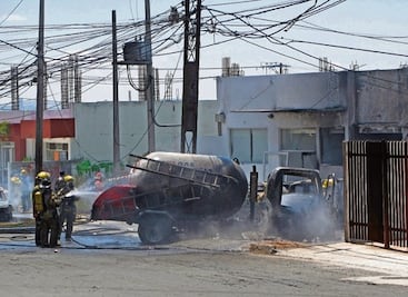 Fallecen dos por explosión de pipa 