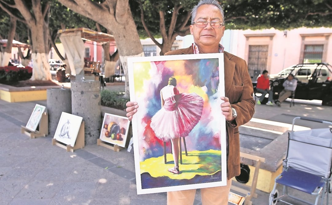 Bailarinas de ballet, caballos, mujeres indígenas y artesanos, son elementos recurrentes en las pinturas de Miguel Ángel; algunas de sus obras las vende entre 600 y 700 pesos (CÉSAR GÓMEZ. EL UNIVERSAL)