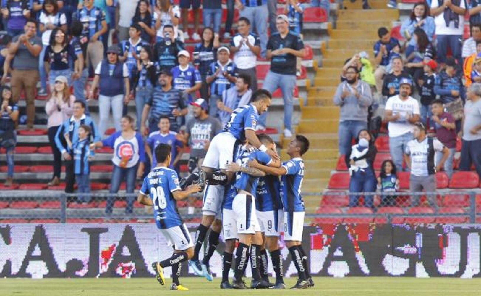Pumas empata ante Querétaro y se despide como sotanero
