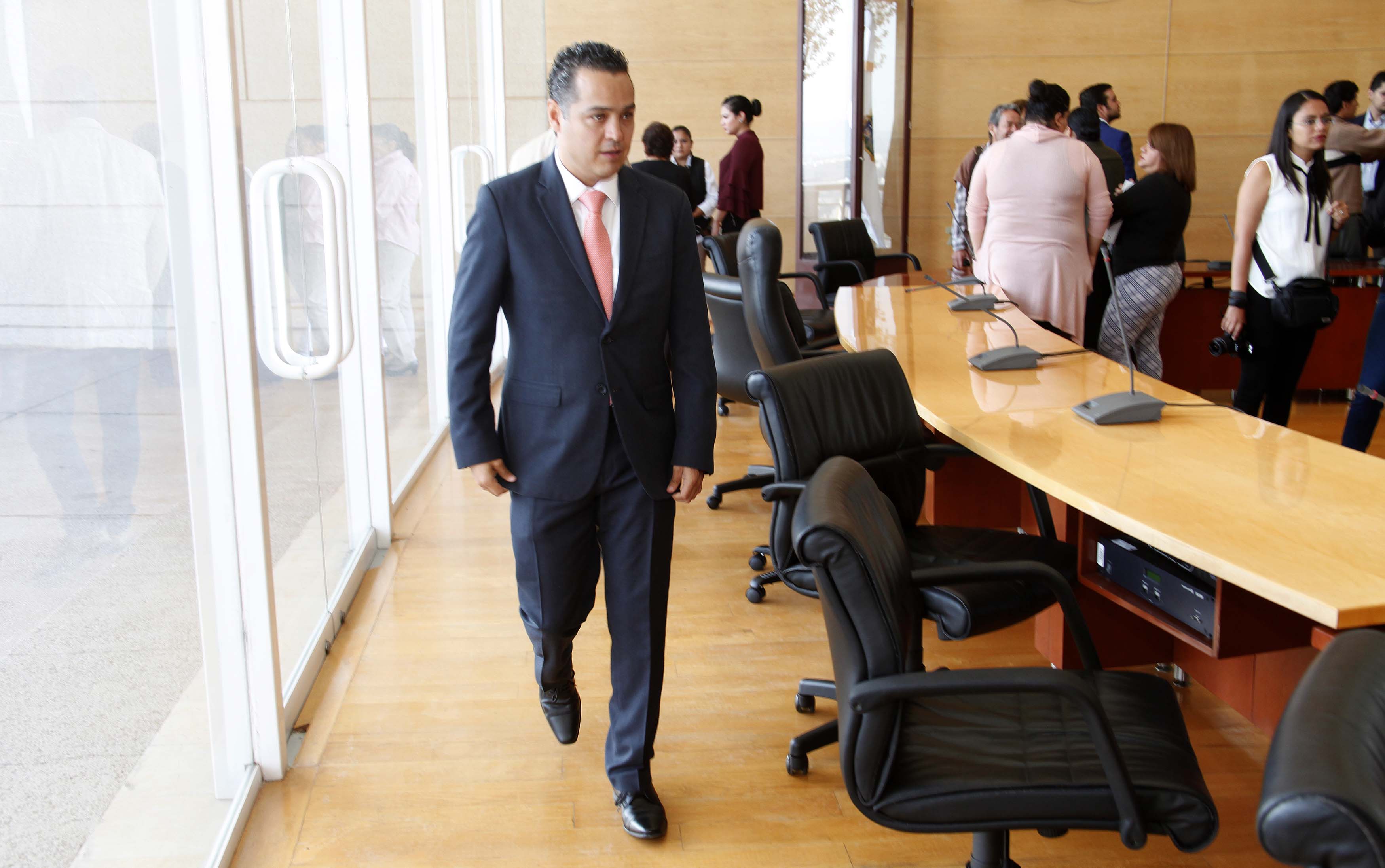 Promoverán juicio político a Correa