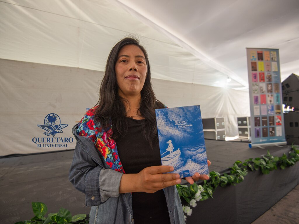 “Escribir de amor es un acto de resistencia": Rocío Benítez