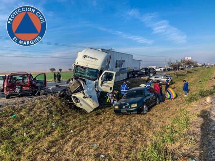 Por accidente, cierran la carretera México-Querétaro 