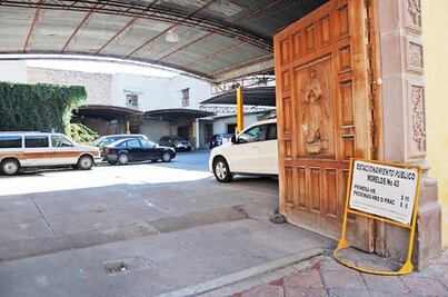 Piden cobro igual en estacionamientos