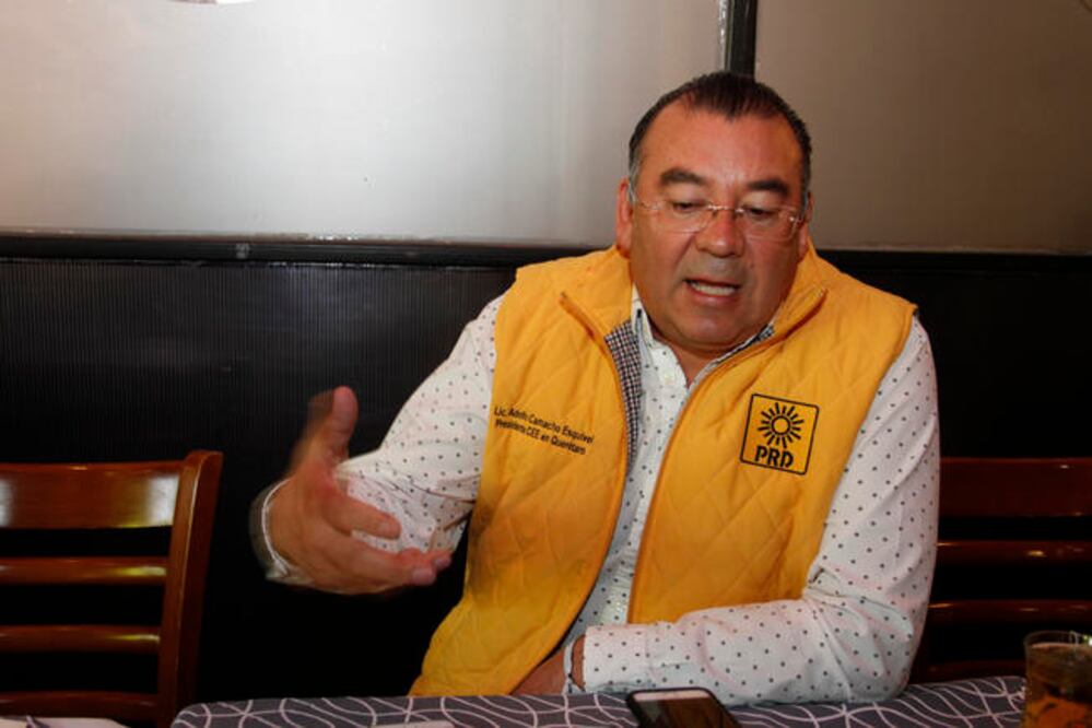 Adolfo Camacho Esquivel enfatizó que no buscará ningún cargo de elección popular o ser candidato plurinominal, pues ahora está concentrado en la dirigencia estatal perredista, encargo que piensa cumplir (GUILLERMO GONZÁLEZ. EL UNIVERSAL)