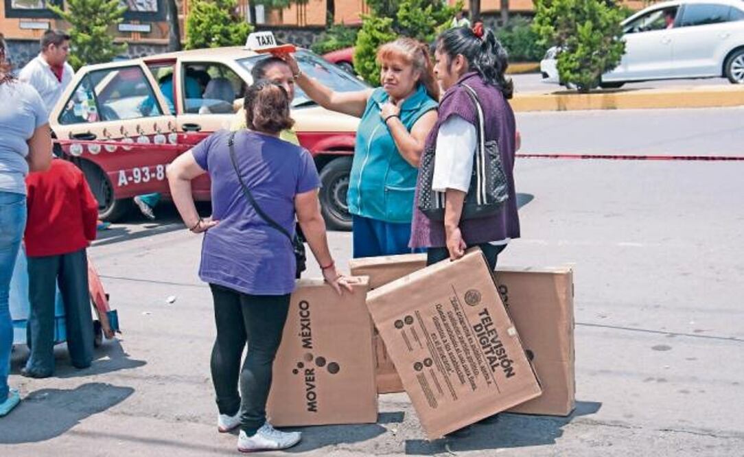 SCT no entregó 17 mil 381 pantallas, afectando a igual número de familias (Foto: Archivo El Universal)