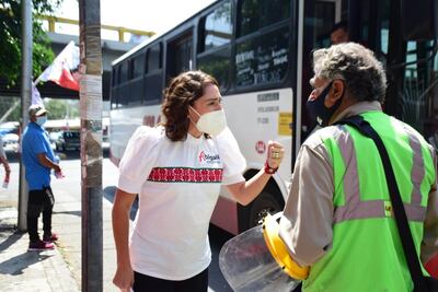 Agilizar trámites y combatir la corrupción, promete Abigail Arredondo