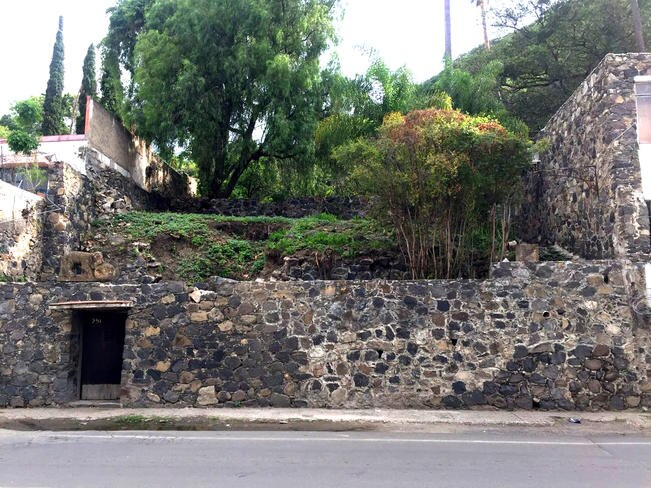 Paran obra en casa que intervino Barragán