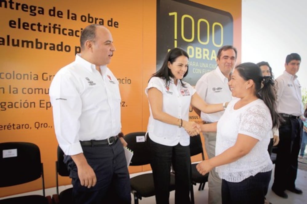 Entrega Loyola Vera la obra número mil