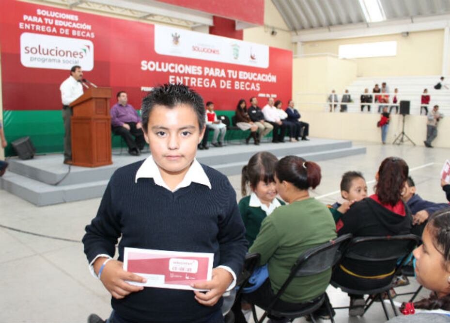 Becas a estudiantes de Tolimán