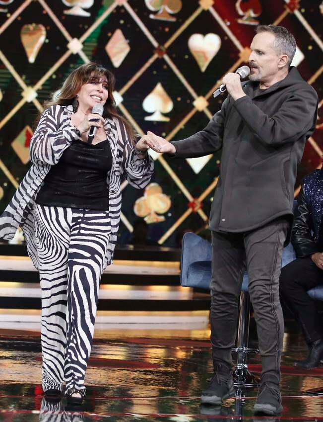 La Vero y Bosé bailan al ritmo de “La Chona”