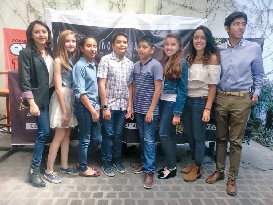 El equipo de producción, integrado por 13 jóvenes, ha buscado locaciones, elenco y patrocinadores para llevar a la pantalla una cruda realidad, incluso contactó a un psicólogo para que guíe a los pequeños actores