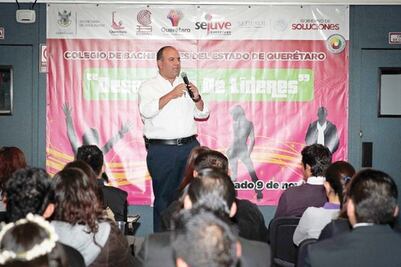 Loyola Vera se reúne con estudiantes