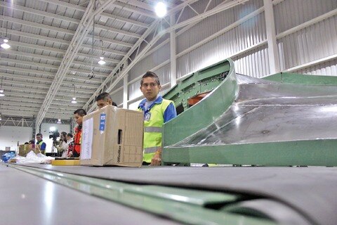 Edifican aduana en AIQ con  7 mil mdp