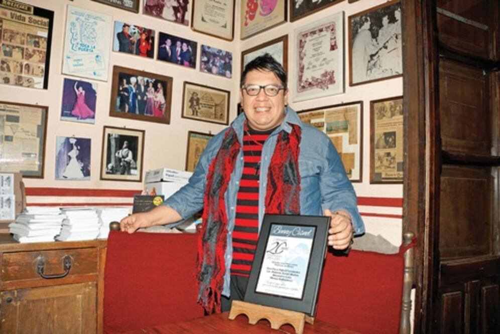 Celebra más de 7 mil días como actor