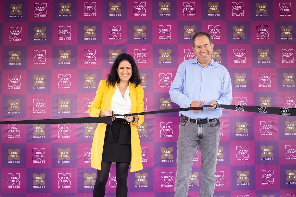 El corte del listón inaugural de XENTRIC MIRADOR, a cargo de Mónica
Sánchez y Juan Carlos Alfonso