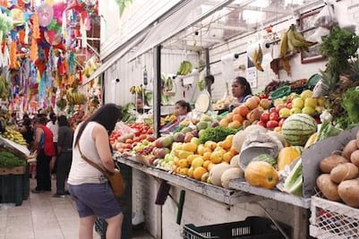 Buscan capacitar a comerciantes 