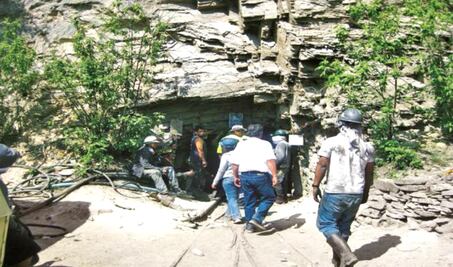 Operan minas sin permisos en San Joaquín