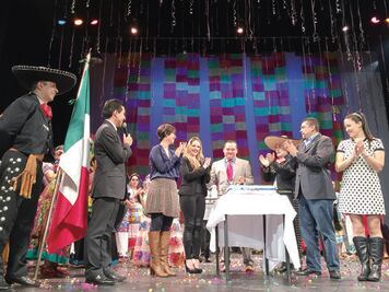 Enaltecen el color de México