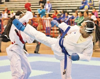 Karatecas queretanos, presentes