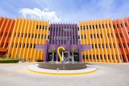 Luces de esperanza: 18 Teslas iluminan de alegría el Hospital Infantil Teletón de Oncología