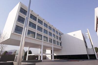 Ofrece gobernador liquidar deuda del palacio legislativo  