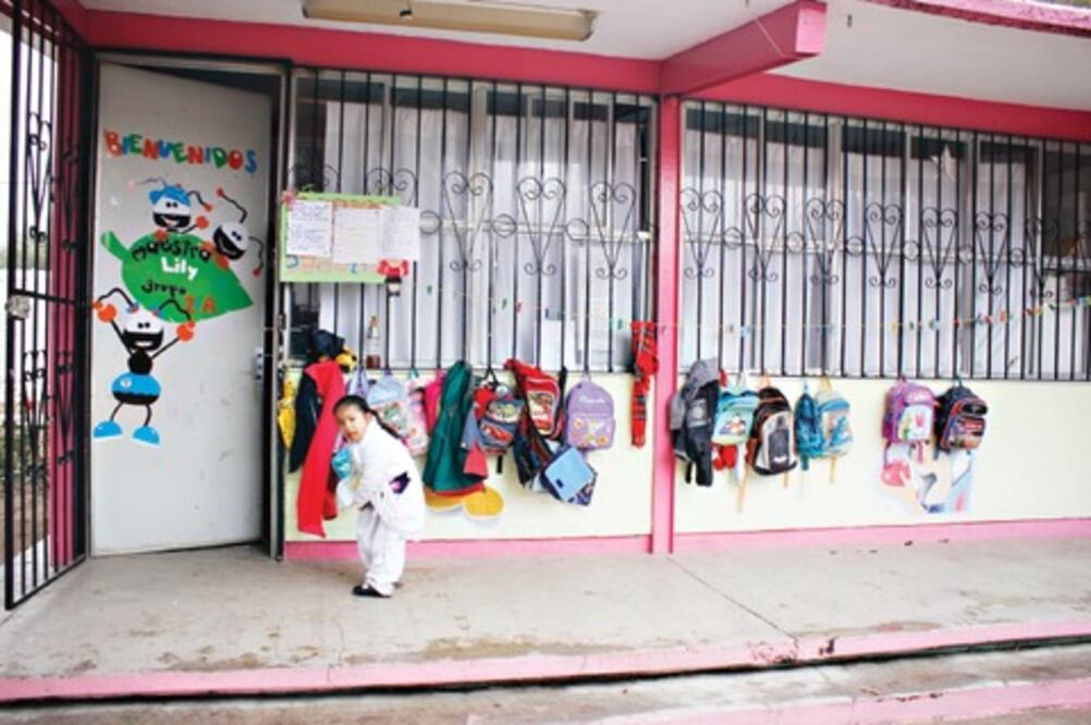 Descartan suspender clases por lluvias