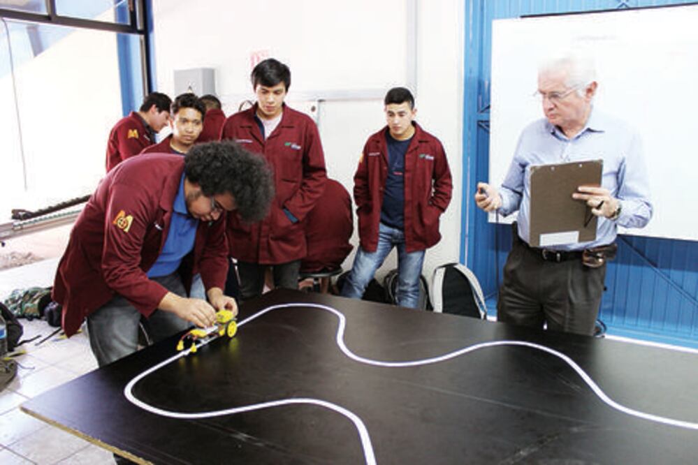 Desarrollan prototipo de robot